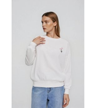 Бял суитшърт с цветна бродерия снимка