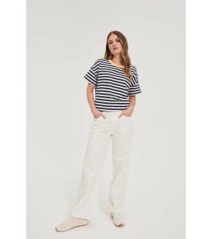 Дамски бели дънки с широк крачол снимка