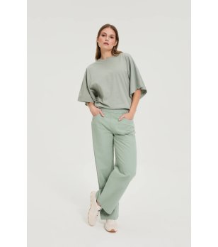 Дамски дънки в маслинен цвят снимка