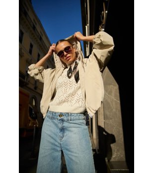 Бежово дамско яке с качулка снимка