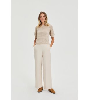 Дамски светлобежов панталон с прав крачол снимка