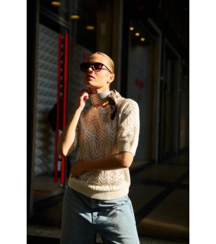 Екрю плетен пуловер с къс ръкав снимка