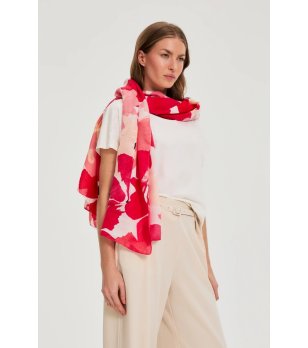 Червен дамски шал с флорален принт снимка