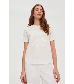 Дамска бяла тениска с флорален релеф снимка