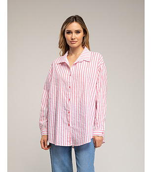 Розова раирана риза с детайл на ръкавите снимка