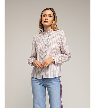 Бяла раирана риза с висока яка и къдрици снимка