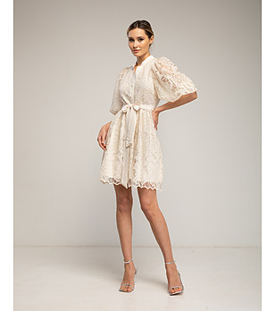 Бежова дантелена риза рокля с пайети и колан снимка