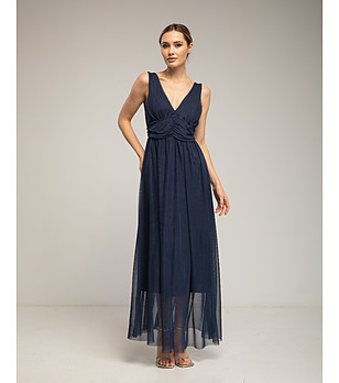 Дълга тюлена рокля с презрамки снимка