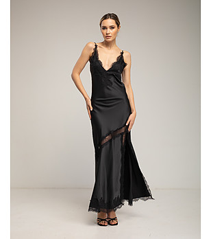 Черна сатенирана рокля с дантела и презрамки снимка