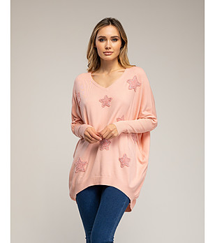 Розов плетен пуловер с пайети на звезди снимка