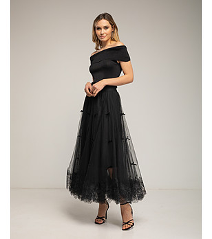 Черна миди тюлена пола с дантела и панделки снимка