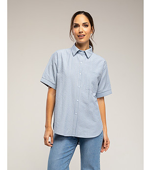 Синя риза на райе с къс ръкав и джоб  снимка