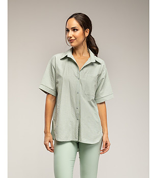Дамска зелена риза на райе с къс ръкав и джоб снимка