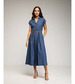 Синя дънкова рокля миди с копчета и джобове снимка