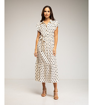 Бяла рокля на точки с колан и копчета снимка