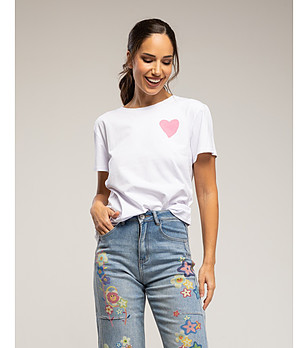 Бяла тениска с принт сърце и надпис Now Or Never снимка