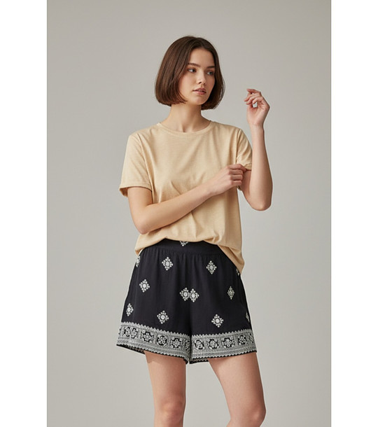 Черен бермуден шорт с принт от лен и памук снимка