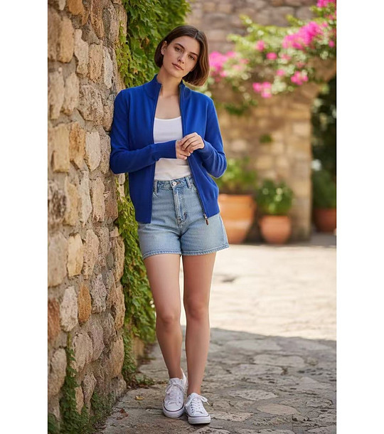 Синя жилетка с цип снимка