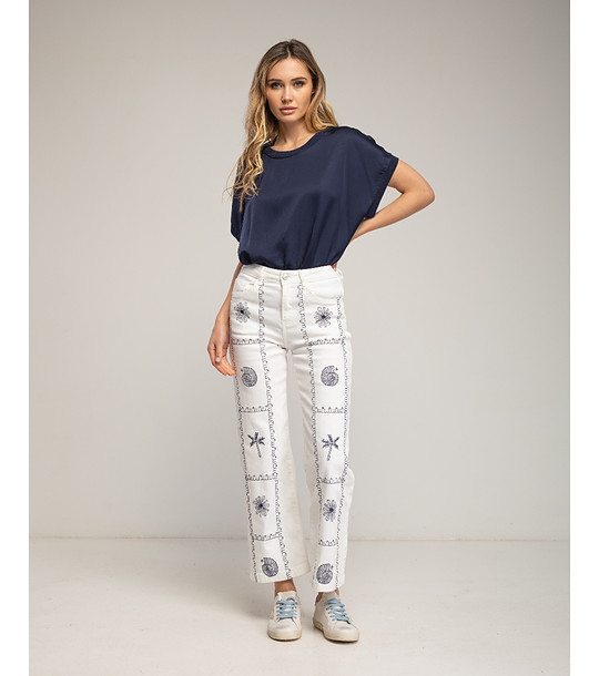 Бели прави дънки с геометрични щампи  снимка