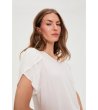 Дамска риза в екрю с къс ръкав -1 снимка