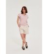 Дамска розова тениска с V-образно деколте-4 снимка