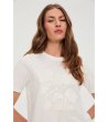 Дамска бяла тениска с флорален релеф-3 снимка