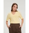 Дамска жълта тениска с V-образно деколте-1 снимка