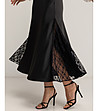 Черна сатенена миди пола А-силует с дантелени цепки-3 снимка