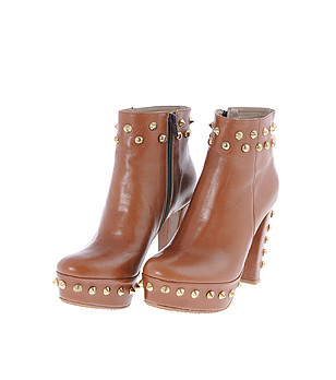 Дамски боти в светлокафяво с шипове снимка