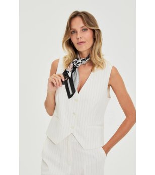 Дамско сако в екрю с фина райе снимка