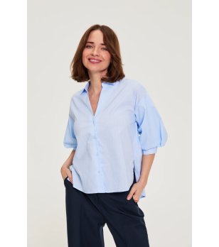 Светлосиня дамска риза с обемни ръкави снимка