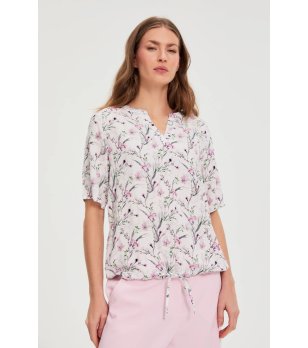 Дамска блуза в бяло с флорален принт снимка
