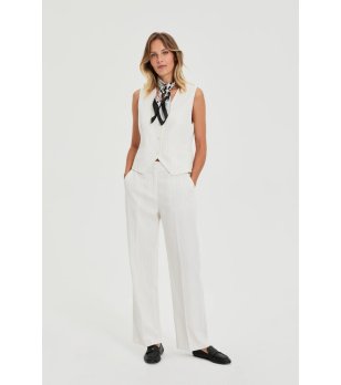 Дамски панталон в екрю с прав крачол снимка