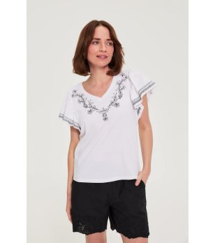 Памучна бяла дамска блуза с бродерия снимка