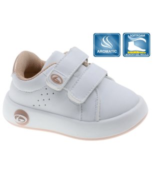 Детски бели сникърси с лепенка и златисти детайли снимка