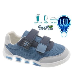 Детски сини маратонки с LED светлини и с широка предна част снимка