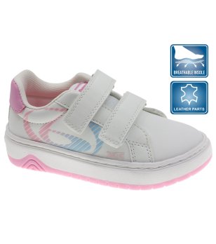 Бели детски сникърси с лепенки снимка