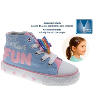 Детски светлосини високи кецове с принт и с фиба за коса снимка