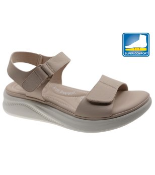 Бежови сандали на платформа PINK снимка