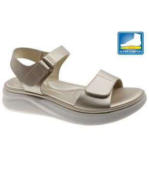 Златисти дамски сандали на платформа снимка