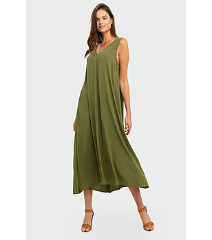 Зелена рокля без ръкави с V-образно деколте снимка