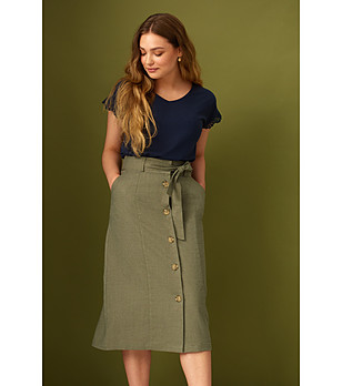 Зелена пола миди с копчета и колан снимка