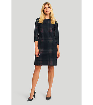 Тъмносиня рокля с каре и 3/4 ръкав снимка