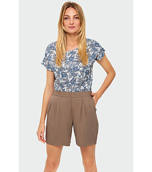 Кафяви шорти с плохи снимка