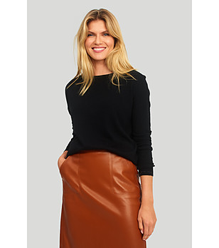 Черен пуловер с връзки на гърба снимка