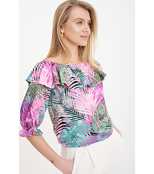 Многоцветна блуза с волан и 3/4 ръкав снимка