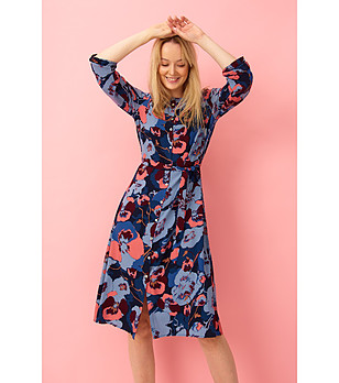 Синя рокля риза с флорален принт снимка