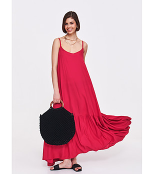 Розова рокля макси с тънки презрамки снимка