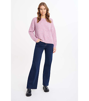 Розов пуловер с раиран ефект снимка