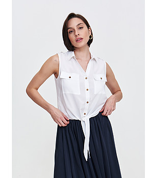 Бяла риза без ръкави с джобове снимка